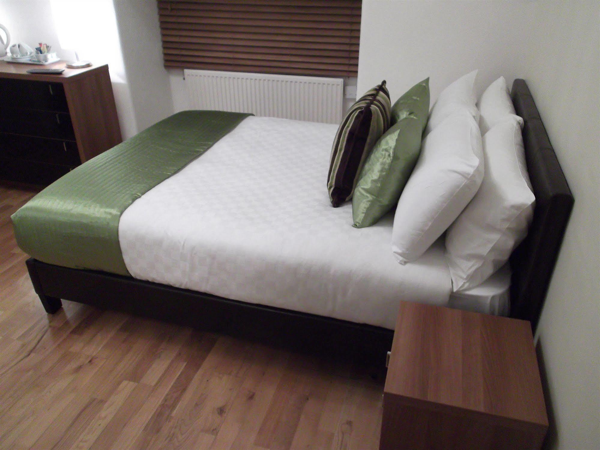 Hotel The Stag Enfield Zewnętrze zdjęcie